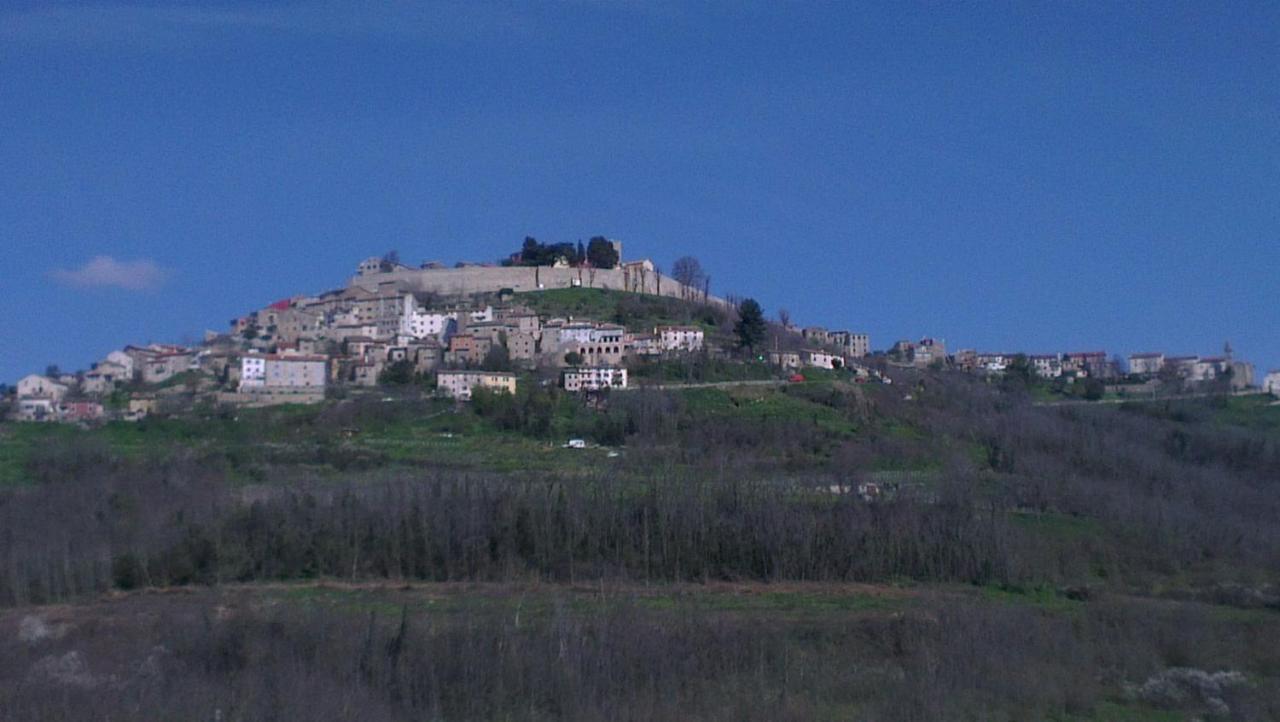 Ruine-Motovun Dh Villa Екстериор снимка